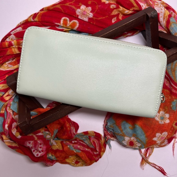 Wallet - Picture 2 of 7